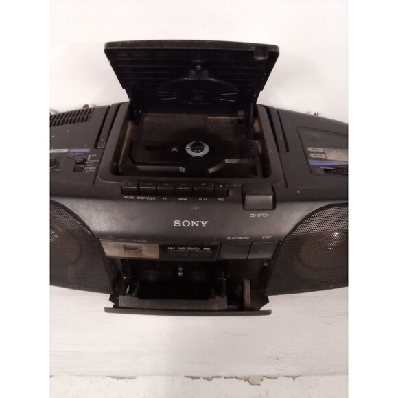 Sony Gfd 82 Boombox/Cd/Cassette Tested And Works Broken Antenna Used Condition - Picture 7 of 16